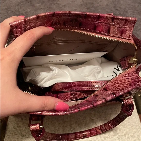 BRAHMIN MINI PRISCILLA IN WISTERIA MELBOURNE
**NEW WITH TAGS** **RARE** - Picture 7 of 11